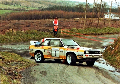 Michèle Mouton - Fabrizia Pons
46º Circuit of Ireland 1985. Audi Quattro Sport S1 (IN-YK 55) Equipo Audi Sport UK. Abandonó por problemas con la bomba hidráulica en SS10 Nuthill de 16.97 km.

Del 5 al 9 de Abril, Belfast, (Ulster Automobile Club).
Superficie: asfalto.

La prueba constaba de 3 etapas y 892.07 km cronometrados divididos en 52 tramos especiales (dos de ellos fueron cancelados SS9 de 21,77 km y SS27 Comeragh 2 de 27.76 km).

Tomaron la salida 89 equipos, finalizaron 49.@
Palabras clave: Michele_Mouton;Audi;Sport;Quattro;Grupo_B;Ireland;Irlanda;1985;Mujeres;Womens
