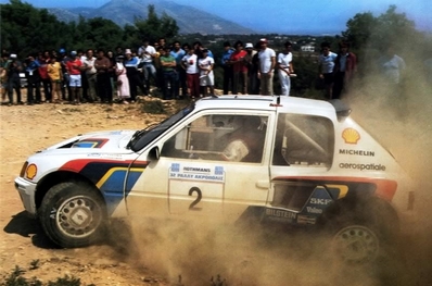 Ari Vatanen - Terry Harryman
32º Rothmans Acropolis Rally 1985. Peugeot 205 Turbo 16 (26 FGV 75). Abandonó por la dirección del coche en SS2 Dionissos de 11.15 km.

Copiloto Terry Harryman

Del 27 al 30 de Mayo, Atenas, Grecia.
Superficie: tierra.

El Rally tenía un total de 2295.94 km de los que 807.67 km divididos en 47 tramos eran especiales.

Tomaron la salida 110 equipos, finalizaron 45.@
Palabras clave: ;Terry_Harryman;Peugeot;Turbo;Grupo_B;Acropolis;Grecia;1985