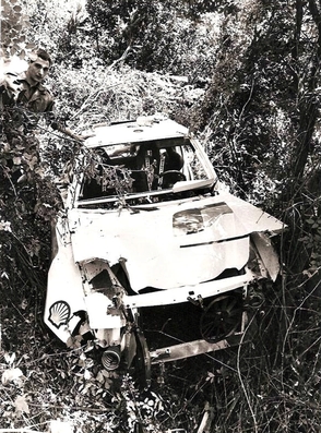 Ari Vatanen - Terry Harryman
29º Tour de Corse - Rallye de France 1985. Peugeot 205 Turbo 16 (26 FGV 75). Abandonó por accidente en SS16 Moriani Plage - Orsini de 20.01 km.

Este fue el primer aviso serio que tuvo Ari Vatanen antes del graví­simo accidente ese mismo año en el 5º Rally Argentina que casi le cuesta la vida.

Del 2 al 4 de Mayo, Ajaccio, Córcega, Francia.
Superficie: asfalto.

El Rally tenia un total de 1603.00 km de los que 1122.25 km divididos en 30 tramos eran especiales (1 de ellos fue cancelado, SS5 Sartene - Zonza de 44.23 km, por el fatal accidente de Attilio Bettega en el tramo anterior, SS4 Zerubia - Santa Giulia de 30.60 km).

Tomaron la salida 139 equipos, finalizaron 45.
@
Palabras clave: ;Terry_Harryman;Peugeot;Turbo;Grupo_B;Corcega;crash;1985;Corse