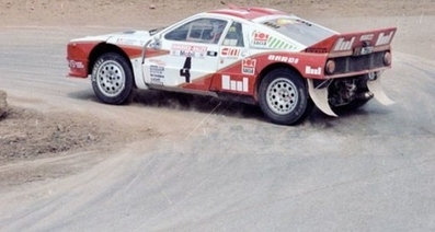 Andrea Zanussi - Sergio Cresto
18º AvD/STH Hunsrück Rallye 1985. Lancia Rally 037. Abandonó por motor en SS14 Mobil-Panzerplatte Ost 1 de 61.77 km.

Del 11 al 13 de Julio, Trier, Alemania.
Superficie: asfalto - tierra.

El Rally constaba de 2 etapas con 519.37 km cronometrados divididos en 23 tramos especiales.

Tomaron la salida 150 equipos, finalizaron 63.@
Palabras clave: ;Sergio_Cresto;Lancia;Rally;Grupo_B;Hunsruck_Rallye;1985