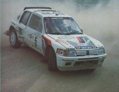 Giovanni del Zoppo - Elisabetta Tognana
8º Rally Costa Smeralda 1985. Peugeot 205 Turbo 16 (MI 64170X). Abandonó por motor.
Peugeot Talbot Italia

Del 17 al 19 de Abril, Porto Cervo, Cerdeña, Arzachena, Sácer, Costa Esmeralda.
Superficie: tierra.

El Rally constaba de 621.20 km cronometrados, desconocemos en cuantos tramos especiales se dividían y los kilómetros totales de la prueba.

Tomaron la salida 75 equipos, finalizaron 25.@
Palabras clave: Peugeot;Turbo;Costa_Smeralda;Grupo_B;1985