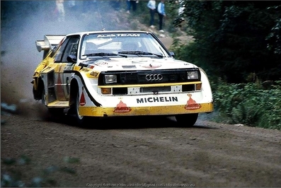 Hannu Mikkola - Arne Hertz
35º 1000 Lakes Rally 1985. Audi Sport Quattro S1 E2 (IN-NL 16). Abandonó por fuga de aceite en SS31 Kostila de 6.29 km.

Del 23 al 25 de Agosto, Jyväskylä, Finlandia.
Superficie: tierra.

El Rally tenía un total de 1418.00 km de los que 479.00 km divididos en 50 tramos eran especiales (1 de ellos fue cancelado SS10 Vaheri).

Se inscribieron 188 equipos, tomaron la salida 175, finalizaron 83.@
Palabras clave: Audi;Grupo_B;Finlandia;1985;Sport;Quattro;S1;E2