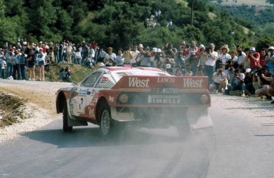 Andrea Zanussi - Sergio Cresto
32º Rothmans Acropolis Rally 1985. Lancia Rally 037 (TO W67788). Abandonó por avería mecánica en SS33 Platanaki de 17.89 Km.

Del 27 al 30 de Mayo, Atenas, Grecia.
Superficie: tierra.

El Rally tenía un total de 2295.94 km de los que 807.67 km divididos en 47 tramos eran especiales.

Tomaron la salida 110 equipos, finalizaron 45.@
Palabras clave: ;Lancia;Rally;Grupo_B;Acropolis;Grecia;1985