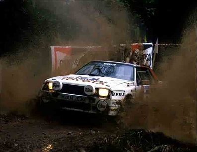 Björn Waldegard - Hans Thorszelius
34º Lombard Rally RAC 1985. Toyota Celica Toyota Celica Twincam Turbo (K-AM 2030). Abandonó por accidente en SS16 Lady Megan de 32,80 Km.

Del 24 al 28 de Noviembre, Nottingham, Inglaterra.
Superficie: tierra.

El Rally tenia un total de 3507 km de los que 896.98 km divididos en 65 tramos eran especiales, (2 de ellas fueron canceladas, SS43 Kielder Forest - Ogre Hill de 12,02 Km y SS64 Nuss de 8,79 Km).

Tomaron la salida 155 equipos, finalizaron 62.@
Palabras clave: ;Toyota;Celica;TCT;Grupo_B;Gran_Bretaña;1985;RAC_Rally;Inglaterra