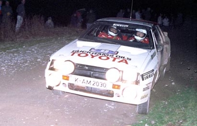 Björn Waldegard - Hans Thorszelius
34º Lombard Rally RAC 1985. Toyota Celica Toyota Celica Twincam Turbo (K-AM 2030). Abandonó por accidente en SS16 Lady Megan de 32,80 Km.

Del 24 al 28 de Noviembre, Nottingham, Inglaterra.
Superficie: tierra.

El Rally tenia un total de 3507 km de los que 896.98 km divididos en 65 tramos eran especiales, (2 de ellas fueron canceladas, SS43 Kielder Forest - Ogre Hill de 12,02 Km y SS64 Nuss de 8,79 Km).

Tomaron la salida 155 equipos, finalizaron 62.@
Palabras clave: ;Toyota;Celica;TCT;Gran_Bretaña;Grupo_B;1985;RAC_Rally;Inglaterra