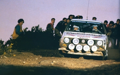 Klaus-Joachim (Jochi) Kleint - Werner Hohenade
19º Rallye de Portugal - Vinho do Porto 1985. Volkswagen Golf GTi (WOB-AZ 345). Abandonó por la caja de cambios en SS24 Gavea 2 de 11.00 Km.

Del 6 al 9 de Marzo, Estoril, Portugal.
Superficie: asfalto - tierra.

El Rally tení­a un total de 2455 km de los que 730.50 km divididos en 47 tramos eran especiales.

Tomaron la salida 94 equipos, finalizaron 28.@
Palabras clave: Jochi_Kleint;Volkswagen;Golf;GTi;Portugal;1985