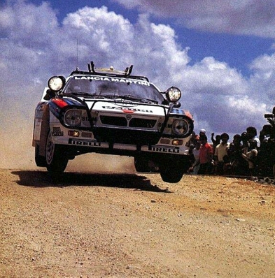 Markku Alen - Ilkka Kivimaki
33º Marlboro Safari Rally 1985. Lancia Rally 037 (TO 09011D). Abandonó por motor en CH15.
Lancia Martini

Del 4 al 8 de Abril, Nairobi, Kenya, África.
Superficie: tierra.

El Rally tenia un total de 5167.6 km con 88 controles horarios.

Tomaron la salida 71 equipos, finalizaron 20.@
Palabras clave: Markku_Alen;Lancia;Rally;Safari;Grupo_B;1985