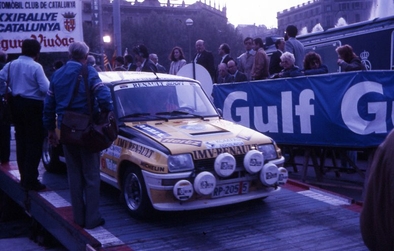 Branislav Küzmic - Rudi Sali
21º Rallye Catalunya 1985. Renault 5 Turbo (RP 205 5). Abandonò por motor en SS11.

Salida desde la Plaza Catalunya de Barcelona.

Del 25 al 28 de Octubre, Barcelona, Catalunya, España.
Superficie: asfalto.

El Rally tenia un total de 1359.14 km de los que 512.82 km divididos en 34 tramos eran especiales.

Tomaron la salida 67 equipos, finalizaron 38.

© Jordi Jubany
@
Palabras clave: Renault;Turbo;Grupo_B;Catalunya;1985;Spain;España