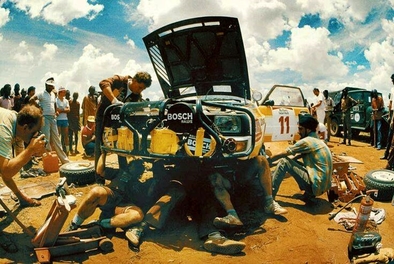Asistencia en el 33º Marlboro Safari Rally 1985 del Equipo Audi Sport
En el Audi Sport Quattro S1 (IN-NA 23) de Stig Blomqvist - Björn Cederberg. Abandonó por la caja de cambios en CH 4.

Del 4 al 8 de Abril, Nairobi, Kenya, África.
Superficie: tierra.

El Rally tenia un total de 5167.6 km con 88 controles horarios.

Tomaron la salida 71 equipos, finalizaron 20.@
Palabras clave: Stig_Blomqvist;Audi;Sport;Quattro;Safari;Grupo_B;1985;Asistencias