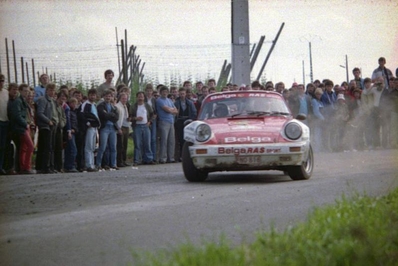 Thierry Reginster - Georges Biar
21º 24 Heures d´Ypres 1985. Porsche 911 SC RS (FND-618). Abandonó por accidente.

Del 28 al 30 de Junio, Ypres, Bélgica.

Superficie: asfalto con 524.00 km cronometrados.

Tomaron la salida 148 equipos, finalizaron 73.@
Palabras clave: Porsche;Grupo_B;Ypres;1985