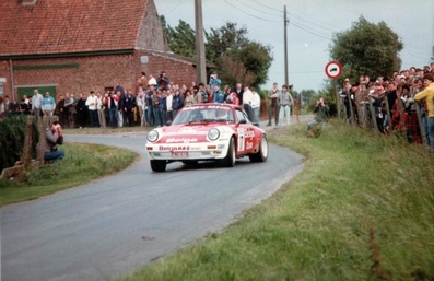 Thierry Reginster - Georges Biar
21º 24 Heures d´Ypres 1985. Porsche 911 SC RS (FND-618). Abandonó por accidente.

Del 28 al 30 de Junio, Ypres, Bélgica.
Superficie: asfalto con 524.00 km cronometrados.

Tomaron la salida 148 equipos, finalizaron 73.@
Palabras clave: Porsche;Grupo_B;Ypres;1985