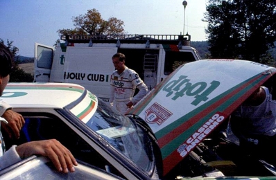 Tiziano Chiti - Arles Montenesi
27º Rally Sanremo 1985. Fiat Ritmo Abarth 130 TC (MI 62805X). Abandonó, desconocemos el motivo y en que especial.

Del 29 de Septiembre al 4 de Octubre, Sanremo, Liguria, Imperia, Italia.
Superficie: asfalto - tierra.

El Rally tenia un total de 2340.56 km, de los que 696.90 km divididos en 45 tramos eran especiales (2 de ellos fueron cancelados SS20 Murio 1 de 9.12 km, SS36 Ronde 1 de 37.22 km).

Tomaron la salida 98 equipos, finalizaron 33.@
Palabras clave: Fiat;Ritmo;Abarth;Sanremo;1985