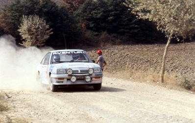 Ricci - Montagna
27º Rally Sanremo 1985. Opel Manta GT/E. Abandonó, desconocemos el motivo y en que especial.

Del 29 de Septiembre al 4 de Octubre, Sanremo, Liguria, Imperia, Italia.
Superficie: asfalto - tierra.

El Rally tenia un total de 2340.56 km, de los que 696.90 km divididos en 45 tramos eran especiales (2 de ellos fueron cancelados SS20 Murio 1 de 9.12 km, SS36 Ronde 1 de 37.22 km).

Tomaron la salida 98 equipos, finalizaron 33.@
Palabras clave: Opel;Manta;GT/E;Sanremo;1985