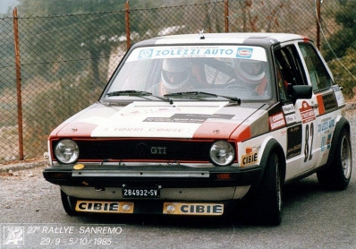 Mario Maglione - Gianni Pontari
27º Rally Sanremo 1985. Volkswagen Golf GTi MKI. Abandonó, desconocemos el motivo y en que especial.

Del 29 de Septiembre al 4 de Octubre, Sanremo, Liguria, Imperia, Italia.
Superficie: asfalto - tierra.

El Rally tenia un total de 2340.56 km, de los que 696.90 km divididos en 45 tramos eran especiales (2 de ellos fueron cancelados SS20 Murio 1 de 9.12 km, SS36 Ronde 1 de 37.22 km).

Tomaron la salida 98 equipos, finalizaron 33.@
Palabras clave: Volkswagen;Golf;GTi;MKI;MKI;Sanremo;1985