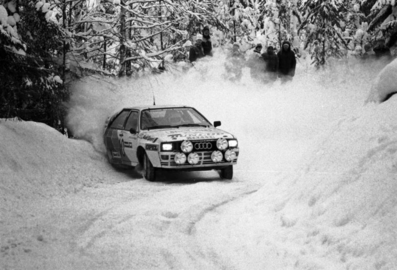 Malcolm Wilson - Nigel Harris
35º Internacional Suecia Rally 1985. Audi Quattro A1. Abandonó por motor en SS18.

Del 15 al 17 de Febrero, Karlstad, Suecia.
Superficie: nieve - hielo.

El Rally tenia un total de 1642.00 km de los que 513.68 km divididos en 29 tramos eran especiales.

Tomaron la salida 115 equipos, finalizaron 56.@
Palabras clave: ;Audi;Quattro;Grupo_B;Suecia;nieve;1985