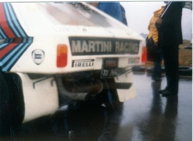 Lancia Delta S4
Circuit de Can Padro 1985
Sant Vicenç de Castellet, Manresa, Barcelona, Catalunya, España.

Henri Toivonen en la presentación Oficial en España del Lancia Delta S4.

Previo al 21º Rallye Catalunya 1985, donde Henri ten­ía que competir con el Delta S4, pero acabó haciéndolo con el Lancia Rally 037, porque no llegaron a tiempo los papeles de homologación del Lancia Delta S4.

Henri abandonó dicho Rallye Catalunya por fuerte accidente en el tercer tramo, "Estenalles" a su paso por la "Font de L'Olla"

Foto de Eduardo Graells
@
Palabras clave: Lancia;Delta;Grupo_B;Can_Padro;Catalunya;1985