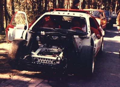 Joaquim Santos - Miguel Oliveira
20º Rallye de Portugal Vinho do Porto 1986. Ford RS200 (C440 BHV). Abandonó por grave accidente.

Santos era el ídolo local, su paso levantaba muchísima pasión entre los aficionados del lugar. Al salir de una curva, esquivó algunos espectadores que estaban mal situados, lo que provocó no poder encarar bien la siguiente curva y estrellarse contra el público.
Hay otra versión en la que se dice que al salir de la curva impacto con la rueda trasera de lado con un coche que estaba 