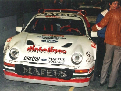 Joaquim Santos - Miguel Oliveira
20º Rallye de Portugal Vinho do Porto 1986. Ford RS200 (C440 BHV). Abandonó por grave accidente.

Santos era el ídolo local, su paso levantaba muchísima pasión entre los aficionados del lugar. Al salir de una curva, esquivó algunos espectadores que estaban mal situados, lo que provocó no poder encarar bien la siguiente curva y estrellarse contra el público.
Hay otra versión en la que se dice que al salir de la curva impacto con la rueda trasera de lado con un coche que estaba 