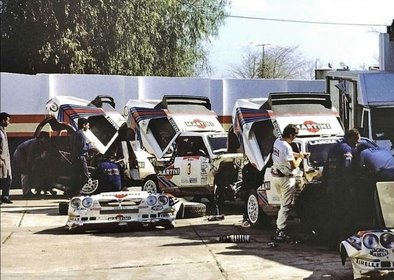 Asistencia del Equipo Martini Lancia en el 6º Marlboro Rally de Argentina 1986
En imagen los tres Lancia Delta S4 inscritos en la prueba

#3 Markku Alén - Ilkka Kivimäki, (TO 90680E), clasificado 2º.

#5 Massimo (Miki) Biasion - Tiziano Siviero, (TO 73073E), clasificado 1º.

#6 Jorge Recalde - Jorge del Buono, (TO 77890E), clasificado 4º.

Del 6 al 9 de Agosto, Buenos Aires - Cordoba, Argentina.
Superficie: tierra.

El Rally tenia un total de 2072.00 km de los que 624.35 km divididos en 27 tramos eran especiales, (una de ellas fue cancelada SS19 Tanti - Cuchilla Nevada de 30.59 km).

Tomaron la salida 150 equipos, finalizaron 50.
@
Palabras clave: Asistencias;Lancia;Delta;Grupo_B;1986