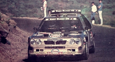 Fabrizio Tabaton - Luciano Tedeschini
27º Rali Vinho da Madeira 1986. Lancia Delta S4 (TO 77891E). Clasificado 1º.

Del 1 al 3 de Agosto, Funchal, Madeira, Portugal.
Superficie: asfalto.

El Rally constaba de 3 etapas con un total de 390.00 km cronometrados divididos en 25 tramos especiales.

Tomaron la salida 100 equipos, finalizaron 54.@
Palabras clave: ;Luciano_Tedeschini;Lancia;Delta;Madeira;Portugal;1986;Grupo_B