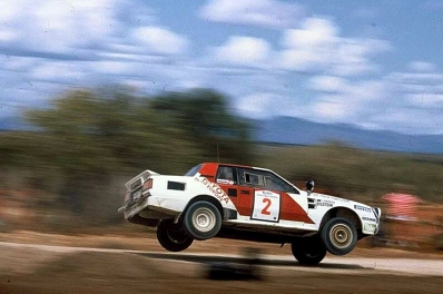 Björn Waldegård - Fred Gallagher
34º Marlboro Safari Rally 1986. Toyota Celica Twincam Turbo -TCT- (K-AM 418). Clasificado 1º.

Del 29 de Marzo al 2 de Abril, Nairobi, Kenya, África.
Superficie: tierra.

El Rally tenia un total de 4.190 km con 63 controles horarios.

Tomaron la salida 69 equipos, finalizaron 16.@
Palabras clave: ;Toyota;Celica;TCT;Safari;1986;