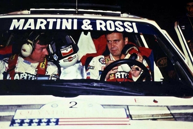 Markku Alén - Ilkka Kivimaki
21º Toyota Olympus Rally 1986. Lancia Delta S4 (TO 33874F). Clasificado 1º.

Esta victoria lo proclamó Campeón del Mundo a Markku Alén.

El éxito en la reclamación del Equipo Peugeot en Diciembre por la exclusión en el 28º Rally Sanremo, produjo que todos los puntos del Rally para el Campeonato se anulasen.
Eso significó que Sanremo de 1986 no pudo considerarse una prueba de WRC y por eso Markku Alén fue Campeón del Mundo durante tan solo 10 dí­as.

Última aparición Oficial de los coches Grupo B en una prueba válida para el Mundial de Rallys.

Como anécdota y prueba de como eran esos pilotos en esa época, en uno de los tramos Alén cometí­a un error garrafal al querer entrar sin darse cuenta en sentido contrario a un control horario. Kankkunen, todo un deportista y señor, (proclamado Campeón del Mundo ese año 1986 después de la reclamación de Peugeot), le avisó del error que estaba cometiendo, pudiendo Alén rectificar la trayectoria antes de que le significara una sanción.

Caballeros y amigos ante todo es lo que eran esos pilotos en esa época !!.

Y una segunda anécdota.
Este rallye pudo decidir el Campeonato de España de aquel año que ya había finalizado unas semanas antes. 

En aquella época se daban puntos por participar en pruebas internacionales y Renault España barajó la posibilidad de inscribir a Sainz en el Olympus con el Tour de Corse (el Maxi correría en la misma clase que los Gr.B oficiales por lo que difícilmente puntuaría).

Ante esa amenaza, Lancia puso a disposición de Serviá un Delta para el mismo Rally... Ahí acabó la historia.

De 4 al 7 de Diciembre, Tacoma - Tumwater, Washington, Estados Unidos.
Superficie: tierra.

El Rally tenía un total de 540.65 km cronometrados divididos en 40 tramos especiales (uno de ellos fue cancelado SS6 Taylor Towne de 14.76 km).

Tomaron la salida 50 equipos, finalizaron 25.
@
Palabras clave: Markku_Alen;Lancia;Delta;S4;Olympus;Grupo_B;1986;Personajes