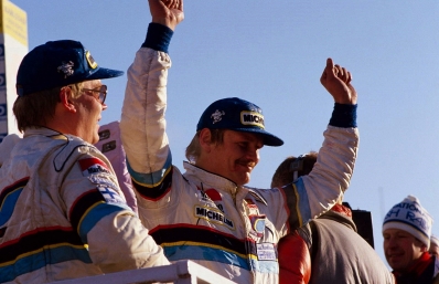 Juha Kankkunen - Juha Piironen
36º Internacional Suecia Rally 1986. Peugeot 205 Turbo 16 E2 (26 FGV 75). Clasificado 1º.

Del 14 al 16 de Febrero, Karlstad, Suecia.
Superficie: nieve - hielo.

El Rally tenia un total de 1670.00 km de los que 556.79 km divididos en 30 tramos eran especiales.

Tomaron la salida 107 equipos, finalizaron 62.@
Palabras clave: ;Juha_Piironen;Peugeot;Turbo;Grupo_B;Suecia;1986;Personajes