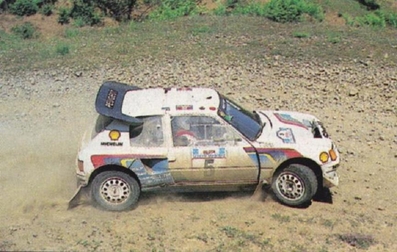 Juha Kankkunen - Juha Piironen
33º Acropolis Rally 1986. Peugeot 205 Turbo 16 E2 (319 FPF 75). Clasificado 1º.

Del 2 al 4 de Junio, Atenas, Grecia.
Superficie: tierra.

El Rally tení­a un total de 1890.00 km de los que 572.13 km divididos en 46 tramos eran especiales (8 de ellas fueron cancelados SS8, SS9, SS10, SS14, SS16, SS21, SS36 y SS45)

Tomaron la salida 101 equipos, finalizaron 34.@
Palabras clave: ;Juha_Piironen;Peugeot;Turbo;Grupo_B;Acropolis;Grecia;1986