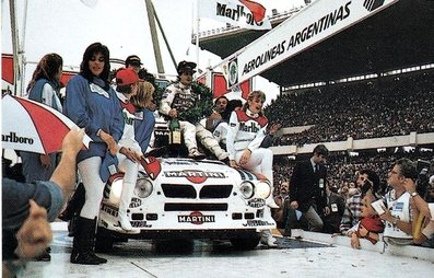 Massimo "Miki" Biasion - Tiziano Siviero
6º Marlboro Rally de Argentina 1986. Lancia Delta S4 (TO 73073E). Clasificado 1º.

Del 6 al 9 de Agosto, Buenos Aires - Cordoba, Argentina.
Superficie: tierra.

El Rally tenia un total de 2072.00 km de los que 624.35 km divididos en 27 tramos eran especiales, (una de ellas fue cancelada SS19 Tanti - Cuchilla Nevada de 30.59 km).

Tomaron la salida 150 equipos, finalizaron 50.@
Palabras clave: Miki_Biasion;Grupo_B;Lancia;Delta;Argentina;1986;Personajes;Parque_Cerrado