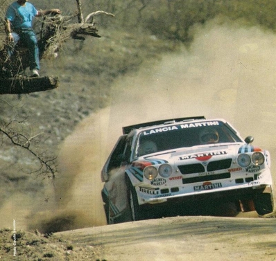 Massimo (Miki) Biasion - Tiziano Siviero
6º Marlboro Rally Argentina 1986. Lancia Delta S4 (TO 73073E). Clasificado 1º.

Del 6 al 9 de Agosto, Buenos Aires - Cordoba, Argentina.
Superficie: tierra.

El Rally tenia un total de 2072.00 km de los que 624.35 km divididos en 27 tramos eran especiales, (una de ellas fue cancelada SS19 Tanti - Cuchilla Nevada de 30.59 km).

Tomaron la salida 150 equipos, finalizaron 50.@
Palabras clave: Miki_Biasion;Lancia;Delta;Argentina;Grupo_B;1986