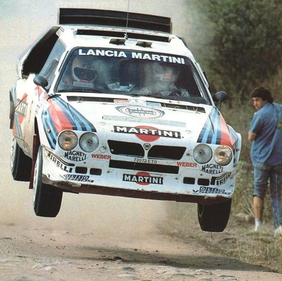 Massimo (Miki) Biasion - Tiziano Siviero
6º Marlboro Rally Argentina 1986. Lancia Delta S4 (TO 73073E). Clasificado 1º.

Del 6 al 9 de Agosto, Buenos Aires - Cordoba, Argentina.
Superficie: tierra.

El Rally tenia un total de 2072.00 km de los que 624.35 km divididos en 27 tramos eran especiales, (una de ellas fue cancelada SS19 Tanti - Cuchilla Nevada de 30.59 km).

Tomaron la salida 150 equipos, finalizaron 50.@
Palabras clave: Miki_Biasion;Lancia;Delta;Argentina;Grupo_B;1986