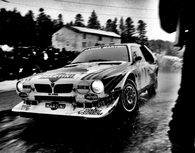 Henri Toivonen - Sergio Cresto
54º Rallye Automobile de Monte-Carlo 1986. Lancia Delta S4 (A6 37616). Clasificado 1º.

Del 18 al 24 de Enero, Monte-Carlo.
Superficie: asfalto - nieve.

El Rally tenía un total de 3984.00 km de los que 881.20 km divididos en 36 tramos eran especiales.

Tomaron la salida 156 equipos, finalizaron 65.@
Palabras clave: Lancia;Grupo_B;Henri_Toivonen;Delta;S4;Montecarlo;1986;Sergio_Cresto