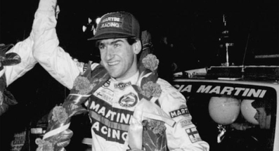 Henri Toivonen
Foto tomada después de ganar el 54º Rallye Automobile de Monte-Carlo 1986.
Lancia Delta S4 (A6 37616), Equipo Martini Lancia.
Copiloto Sergio Cresto

Del 18 al 24 de Enero, Monte-Carlo.
Superficie: asfalto - nieve.

El Rally tenía un total de 3984.00 km de los que 881.20 km divididos en 36 tramos eran especiales.

Tomaron la salida 156 equipos, finalizaron 65.@
Palabras clave: Henri_Toivonen;Personajes;Montecarlo;1986;Lancia;Delta;Grupo_B