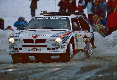 Henri Toivonen - Sergio Cresto
54º Rallye Automobile de Monte-Carlo 1986. Lancia Delta S4 (A6 37616). Clasificado 1º.

Del 18 al 24 de Enero, Monte-Carlo.
Superficie: asfalto - nieve.

El Rally tenía un total de 3984.00 km de los que 881.20 km divididos en 36 tramos eran especiales.

Tomaron la salida 156 equipos, finalizaron 65.@
Palabras clave: Henri_Toivonen;Sergio_Cresto;Lancia;Delta;Grupo_B;Montecarlo;1986;nieve