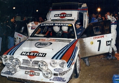 Asistencia del Equipo Lancia Martini en el 54º Rallye Automobile de Monte-Carlo 1986
En el Lancia Delta S4 (A6 37616) de Henri Toivonen - Sergio Cresto, clasificado 1º.

Del 18 al 24 de Enero, Monte-Carlo.
Superficie: asfalto - nieve.

El Rally tenía un total de 3984.00 km de los que 881.20 km divididos en 36 tramos eran especiales.

Tomaron la salida 156 equipos, finalizaron 65.@
Palabras clave: Lancia;Delta;Grupo_B;Montecarlo;1986;Personajes;Asistencias