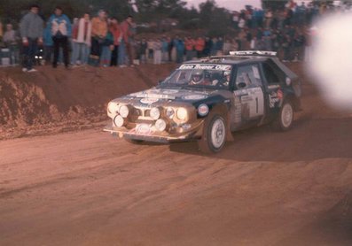 Fabrizio Tabaton - Luciano Tedeschini
34º Rally Costa Brava 1986. Lancia Delta S4 (A6 37567). Clasificado 1º.

Del 21 al 23 de Febrero, Lloret de Mar, Girona, Catalunya, España.
Superficie: asfalto - tierra.

El Rally tenia un total de 1293.91 Km de los que 557.07 Km divididos en 29 tramos eran especiales.

Se inscribieron 110 equipos, tomaron la salida 94, finalizaron 30.@
Palabras clave: Fabrizio_Tabaton;Luciano_Tedeschini;Lancia;Delta;S4;Costa_Brava;1986;grupo_B