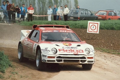 Robert Droogmans - Ronny Joosten
15º Lotto Haspengouwrally 1986. Ford RS200 (C200 MNO). Clasificado 1º.
Belga Team

Del 9 al 11 de Mayo, Landen, Bélgica.
Superficie: asfalto - tierra.

El Rally constaba de 3 etapas con un total de 438.40 km divididos en 36 tramos cronometrados.

Tomaron la salida 106 equipos, finalizaron 54.@
Palabras clave: Haspengouwrally;Grupo_B;Ford;RS200;1986