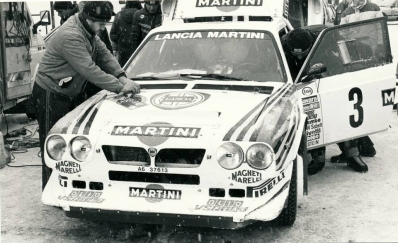 Markku Alén - Ilkka Kivimaki
36º Internacional Suecia Rally 1986. Lancia Delta S4 (A6 37613). Clasificado 2º.

Del 14 al 16 de Febrero, Karlstad, Suecia.
Superficie: nieve - hielo.

El Rally tenia un total de 1670.00 km de los que 556.79 km divididos en 30 tramos eran especiales.

Tomaron la salida 107 equipos, finalizaron 62.@
Palabras clave: Lancia;Suecia;Markku_Alen;S4;Delta;Grupo_B;1986