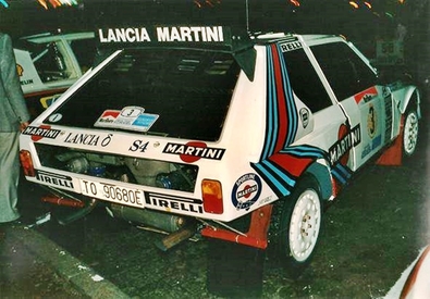 Markku Alén - Ilkka Kivimäki
6º Marlboro Rally de Argentina 1986. Lancia Delta S4 (TO 90680E). Clasificado 2º.

Del 6 al 9 de Agosto, Buenos Aires - Cordoba, Argentina.
Superficie: tierra.

El Rally tenia un total de 2072.00 km de los que 624.35 km divididos en 27 tramos eran especiales, (una de ellas fue cancelada SS19 Tanti - Cuchilla Nevada de 30.59 km).

Tomaron la salida 150 equipos, finalizaron 50.@
Palabras clave: Markku_Alen;Grupo_B;Lancia;Delta;Argentina;1986;Parque_Cerrado