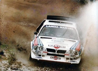 Markku Alén - Ilkka Kivimäki
6º Marlboro Rally de Argentina 1986. Lancia Delta S4 (TO 90680E). Clasificado 2º.

Del 6 al 9 de Agosto, Buenos Aires - Cordoba, Argentina.
Superficie: tierra.

El Rally tenia un total de 2072.00 km de los que 624.35 km divididos en 27 tramos eran especiales, (una de ellas fue cancelada SS19 Tanti - Cuchilla Nevada de 30.59 km).

Tomaron la salida 150 equipos, finalizaron 50.@
Palabras clave: Markku_Alen;Grupo_B;Lancia;Delta;Argentina;1986