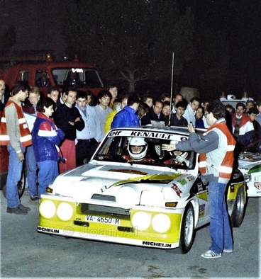 Carlos Sainz Cenamor - Antonio Boto
22º Rally Catalunya 1986. Renault 5 Maxiturbo (VA-4650-M). Clasificado 2º.

Del 23 al 26 de Octubre, Barcelona, Catalunya, España.
Superficie: asfalto.

El Rally tenia un total de 1246.00 km de los que 417.00 km divididos en 30 tramos eran especiales.

Tomaron la salida 84 equipos, finalizaron 49.

© Joan Al
@
Palabras clave: ;Renault;Maxiturbo;grupo_B;Catalunya;1986;España;Spain