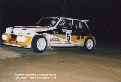 Carlos Sainz Cenamor - Antonio Boto
34º Rally Costa Brava 1986. Renault 5 Maxiturbo (2-M-4747-P). Clasificado 2º.

Del 21 al 23 de Febrero, Lloret de Mar, Girona, Catalunya, España.
Superficie: asfalto - tierra.

El Rally tenia un total de 1293.91 Km de los que 557.07 Km divididos en 29 tramos eran especiales.

Se inscribieron 110 equipos, tomaron la salida 94, finalizaron 30.

© Roberto Gnudi
@@
Palabras clave: ;Renault;Maxiturbo;grupo_B;Costa_Brava;1986