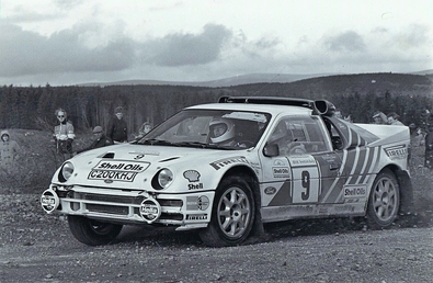 Mark Lovell - Roger Freeman
41º Lloyds Bowmaker RSAC Scottish Rally 1986. Ford RS200 (C200KHJ). Clasificado 2º.

Del 7 al 10 de Junio, Glasgow, Escocia, Reino Unido.
Superficie: tierra.

El Rally constaba de 2 etapas y 374.01 km cronometrados divididos en 54 tramos especiles.

Tomaron la salida 78 equipos, finalizaron 50.@
Palabras clave: Ford;RS200;Grupo_B;Scottish_Rally;1986