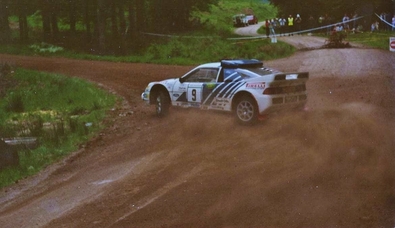 Mark Lovell - Roger Freeman
41º Lloyds Bowmaker RSAC Scottish Rally 1986. Ford RS200 (C200KHJ). Clasificado 2º.

Del 7 al 10 de Junio, Glasgow, Escocia, Reino Unido.
Superficie: tierra.

El Rally constaba de 2 etapas y 374.01 km cronometrados divididos en 54 tramos especiles.

Tomaron la salida 78 equipos, finalizaron 50.@
Palabras clave: Ford;RS200;Grupo_B;Scottish_Rally;1986