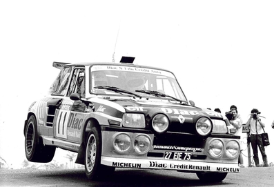 François Chatriot - Michel Périn
30º Tour de Corse 1986. Renault 5 Maxi Turbo (27 FJE 759). Clasificado 2º.

Del 1 al 3 de Mayo, Ajaccio, Córcega, Francia.
Superficie: asfalto.
El Rally tenia un total de 1551.00 km de los que 1122.34 km divididos en 30 tramos eran especiales. (4 de ellos fueron cancelados. SS12 Figarella - Cardo de 15.75 Km, SS18 Corte - Taverna de 26.84 Km, SS19 Moltifao - Speloncato de 38.16 Km y SS20 Corbara - Calenzana de 23.69 Km. Los 3 últimos por el fatal accidente de Henri y Sergio).
Tomaron la salida 122 equipos, finalizaron 31.

En esta edición habí­an 5 tramos de 50 o mas Km cronometrados, SS7 Cozzano - Col de la Serra de 50.84, SS8 Muracciole - Abbazia de 50.00, SS10 Pont d'Altiani - Pont St Laurent de 56.01, SS14 Prunelli - San Pancrazio de 55.67 y SS17 Campe Militaire - Corte de 58.14. Uno de mas de 70 km, SS23 Saint Roch - Suaricchio de 78.19, y otro, el último, SS30 Liamone - Suaricchio de 83.16 Km.

Aquí dejo los kilómetros de cada uno de los 30 tramos del Rally:

1ª ETAPA (01-Mayo-1986)
SS1 Verghia - Pont de la Masina de 38.09 km
SS2 Sainte Marie Sicche - Moca 1 de 23.96 km
SS3 Petreto - Aullene 1 de 20.03 km
SS4 Zerubia - Santa Giulia de 30.60 km
SS5 Sartene - Zonza de 44.23 km
SS6 Aullene - Zicavo de 25.59 km
SS7 Cozzano - Col de la Serra de 50.84 km
SS8 Muracciole - Abbazia de 50.00 km
SS9 Campo al Quarcio - Ponte de Noceta de 33.77 km
SS10 Pont d'Altiani - Pont St Laurent de 56.01 km
SS11 Ponte Rosso - Borgo de 42.29 km

TOTAL ETAPA 415.41 km

2ª ETAPA (02 Mayo-1986)
SS12 Figarella - Cardo (cancelado) de 15.75 km
SS13 Saint Florent - Col de San Stefano de 26.81 km
SS14 Prunelli - San Pancrazio de 55.67 km
SS15 Folelli - Santa Lucia di Moriani de 18.49 km
SS16 Moriani Plage - Orsoni de 20.10 km
SS17 Campe Militaire Corte de 58.14 km
SS18 Corte - Taverna (cancelado) de 26.84 km
SS19 Moltifao - Speloncato (cancelado) de 38.16 km
SS20 Corbara - Calenzana (cancelado) de 23.69 km

TOTAL ETAPA 283.65 km

3ª ETAPA (03-Mayo-1986)
SS21 Norte Dame de la Serra - Pont du Fango de 28.77 km
SS22 Fango - Ota de 48.59 km
SS23 Saint Roch - Suaricchio de 78.19 km
SS24 Tavera - Pont de Mezzana de 30.57 km
SS25 Sainte Marie Sicche - Moca 2 de 23.96 km
SS26 Petreto - Aullene 2 de 20.03 km
SS27 Sorbollano - Santa Giulia de 35.59 km
SS28 Calvese - Agosta Plage de 38.69 km
SS29 Plaine de Peri - Capiglioli de 35.73 km
SS30 Liamone - Suaricchio 83.16 km

TOTAL ETAPA 423.28 km.
SUMANDO LAS TRES ETAPAS, ESTAMOS HABLANDO DE 1122.34 KM CRONOMETRADOS... UNA SALVAJADA...@
Palabras clave: ;Renault;Maxiturbo;Grupo_B;Corcega;1986;Corse