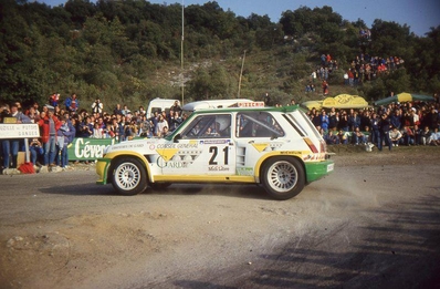 Philippe Touren - Albert Neyron
29º Critérium des Cévennes 1986. Renault 5 MaxiTurbo (5555 SP 30). Clasificado 2º.

Del 8 al 9 de Noviembre, Montpellier, Francia.
Superficie: asfalto con un total de 277.90 km divididos en 17 tramos cronometrados.
(Uno de ellos fue cancelado SS4 Le Vigan - St-Bresson de 14.30 km)

Tomaron la salida 198 equipos, finalizaron 87.

(Foto 2 de 2)
@
Palabras clave: ;Renault;Maxiturbo;Grupo_B;1986;Criterium_Cevennes