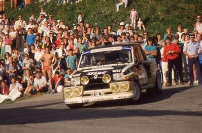 François Chatriot - Michel Périn
38º Rallye International du Mont-Blanc 1986. Renault 5 Maxiturbo (27 FJE 75). Clasificado 2º.

Del 4 al 7 de Septiembre, Annecy-le-Vieux, La Clusaz, Francia.
Superficie: asfalto.

El Rallye constaba de 2 etapas con 311.47 km cronometrados divididos en 15 tramos especiales.

Tomaron la salida 152 equipos, finalizaron 87.@
Palabras clave: François_Chatriot;Renault;Maxiturbo;Grupo_B;1986