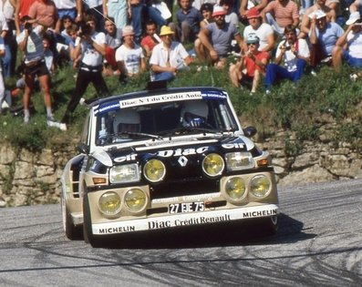 François Chatriot - Michel Périn
38º Rallye International du Mont-Blanc 1986. Renault 5 Maxiturbo (27 FJE 75). Clasificado 2º.

Del 4 al 7 de Septiembre, Annecy-le-Vieux, La Clusaz, Francia.
Superficie: asfalto.

El Rallye constaba de 2 etapas con 311.47 km cronometrados divididos en 15 tramos especiales.

Tomaron la salida 152 equipos, finalizaron 87.@
Palabras clave: François_Chatriot;Renault;Maxiturbo;Grupo_B;1986