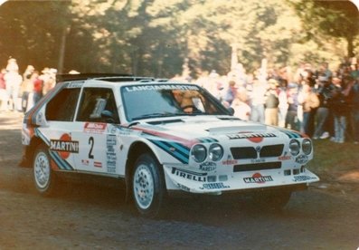 Markku Alén - Ilkka Kivimäki
16º AWA Clarion Rally de Nueva Zelanda 1986. Lancia Delta S4 (TO 90679E). Clasificado 2º.

Del 5 al 8 de Julio, Auckland, Nueva Zelanda.
Superficie: tierra.

El Rally tenia un total de 1980 km de los que 597.76 km divididos en 35 tramos eran especiales, (uno de ellos fue cancelado SS26 Kawerau Forest de 26.73 Km).

Se inscribieron 55 equipos, tomaron la salida 52, finalizaron 40.@
Palabras clave: Markku_Alen;Lancia;Delta;Grupo_B;Nueva_Zelanda;1986