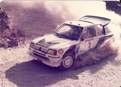 Stig Blomqvist - Bruno Berglund
6º Marlboro Rally Argentina 1986. Peugeot 205 Turbo 16 E2. Clasificado 3º.
El Rally tenia un total de 2072 km de los que 569 km divididos en 27 tramos, eran especiales, (una de ellas fue cancelada SS19).
Tomaron la salida 150 equipos, finalizaron 50.
PHOTO de Mario Jose Trangoni.@
Palabras clave: Stig_Blomqvist;Grupo_B;Peugeot;Turbo;Argentina;1986